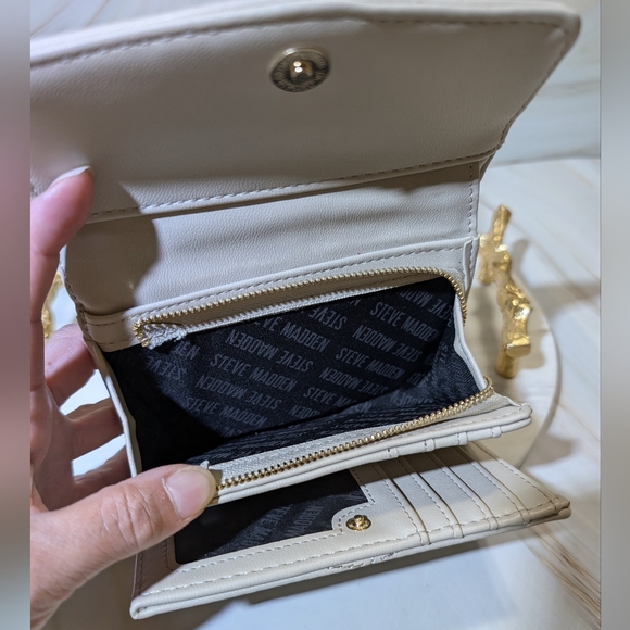 Like New! Steve Madden Bbrett Quilted Wristlet - Picture 8 of 12
